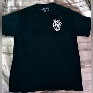 Cross My Heart and Hope to Die HEART Tshirt men’s sz L CARRINATON Collection NM